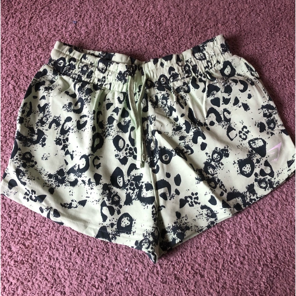 *BRAND NEW* Gymshark Women’s Legacy Shorts Green Size Small S